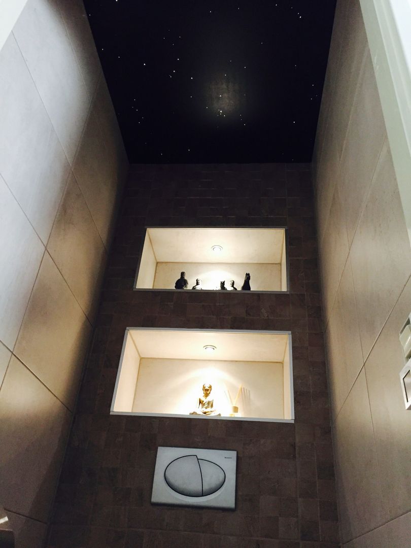 Wc Toiletten sterrenhemel plafond verlichting met glasvezel LED, MyCosmos MyCosmos Casas de banho escandinavas Sanitas