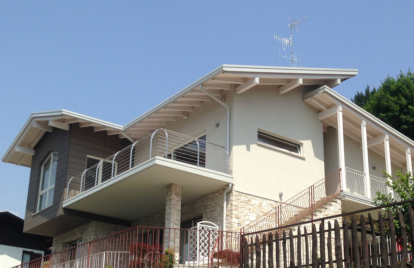 homify Villa Ahşap Ahşap rengi