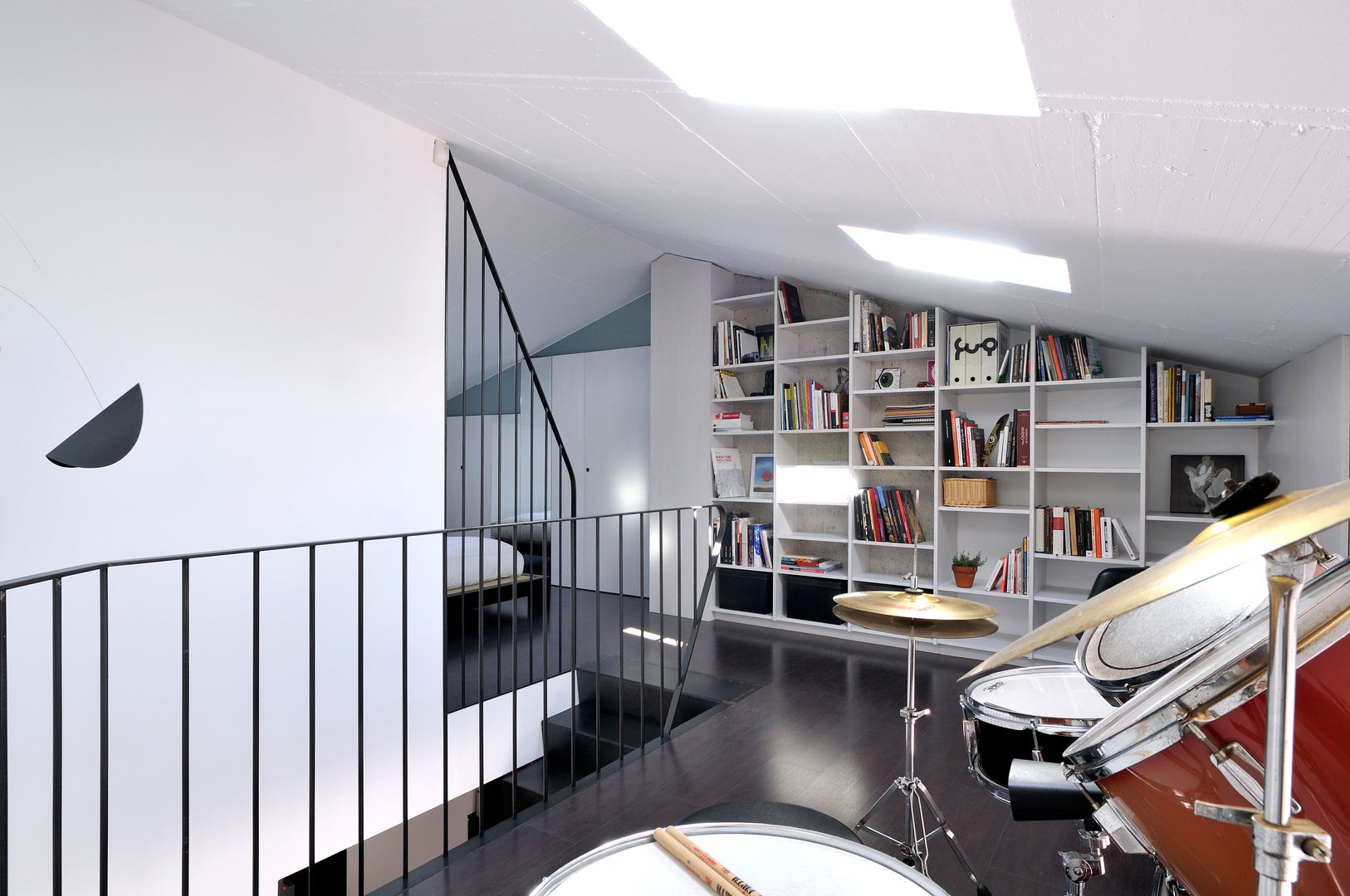Interiorismo de un piso en Girona, FAA Fraguell Arquitectes Associats, scp FAA Fraguell Arquitectes Associats, scp Estudios y despachos de estilo minimalista