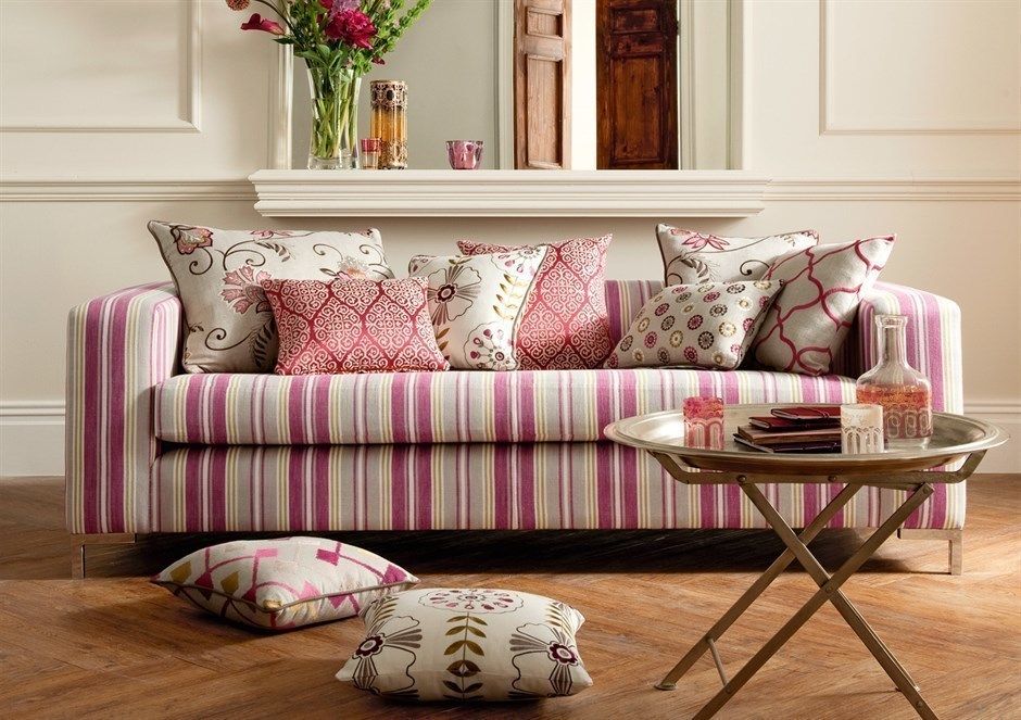 Re-Upholstery, Plumbs Plumbs Ruang Keluarga Modern Sofas & armchairs