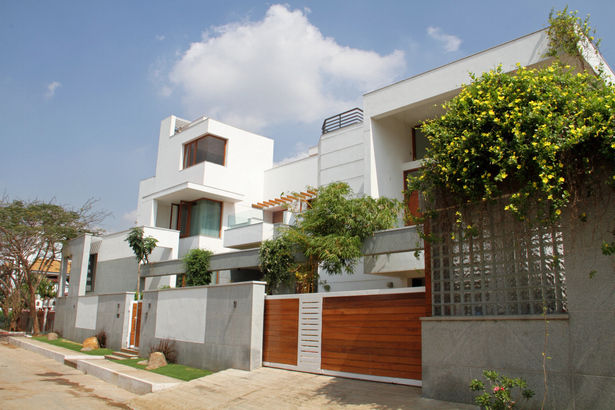 RESIDENCE FOR MRS. & MR. VASUKI RAJAGOPALAN, Muraliarchitects Muraliarchitects Casas modernas