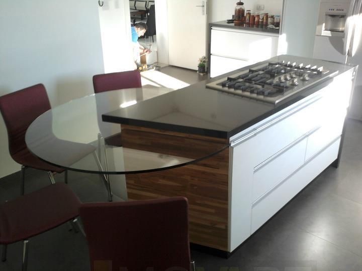 CASA LB, DIOGO RIBEIRO arquitetura DIOGO RIBEIRO arquitetura Modern kitchen Bench tops