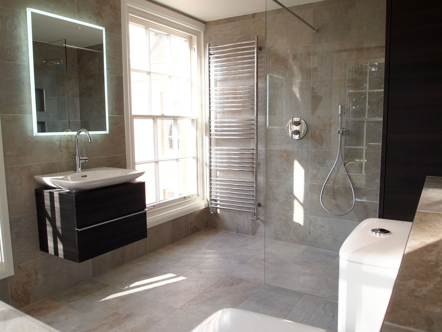 homify Salle de bain classique