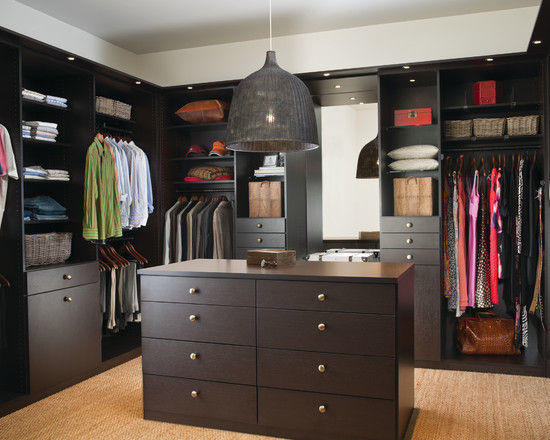 Walk in Wardrobe homify غرفة الملابس خزانات وادراج