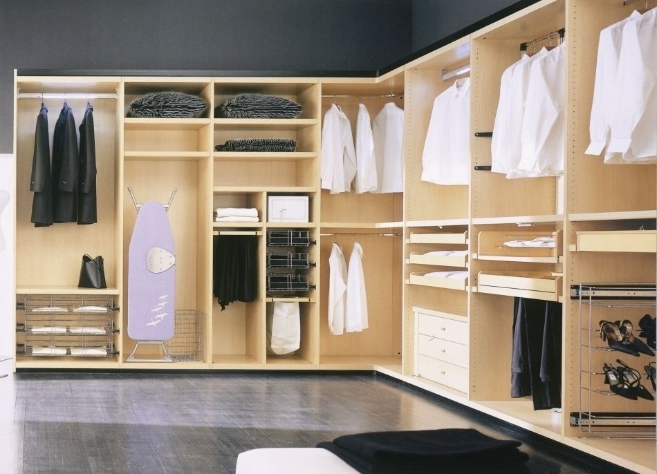 Walk in Wardrobe homify غرفة الملابس خزانات وادراج