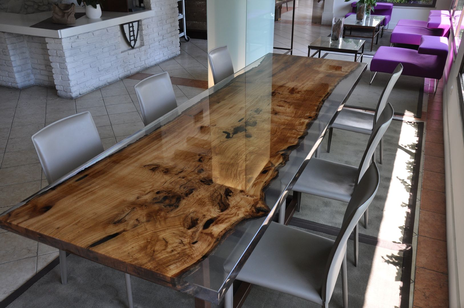 homify Modern dining room Tables