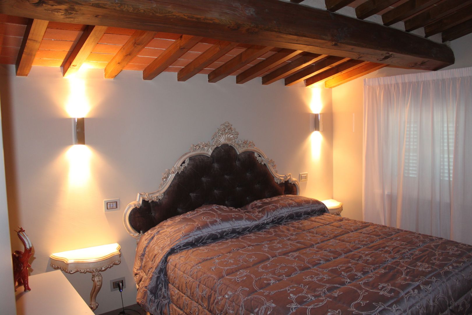 VILLA IN COLLINA, MATTEONOFRINTERIORDESIGNER MATTEONOFRINTERIORDESIGNER Modern style bedroom