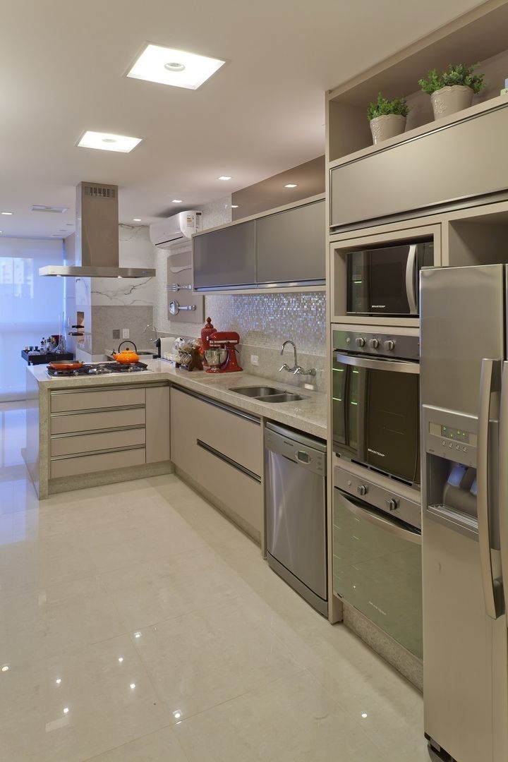 Apartamento SJ, Mariane e Marilda Baptista - Arquitetura & Interiores Mariane e Marilda Baptista - Arquitetura & Interiores Kitchen