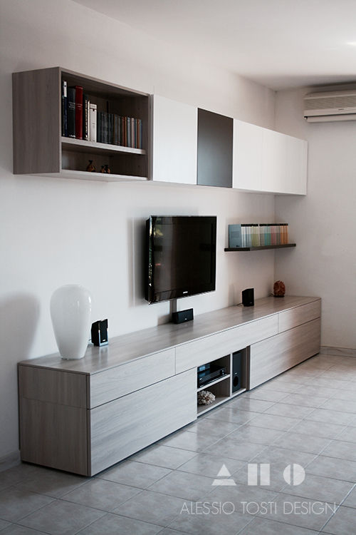 Realizzazione mobile zona giorno, ALESSIO TOSTI DESIGN ALESSIO TOSTI DESIGN Modern Living Room TV stands & cabinets