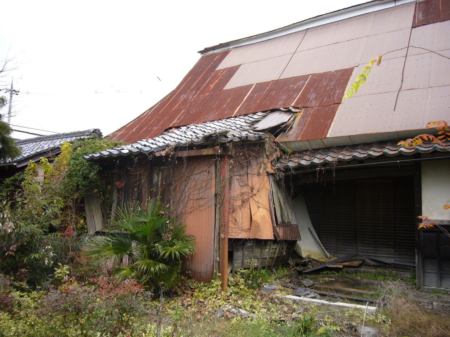 改修前の外観: 石井建築設計事務所が手掛けた折衷的なです。,オリジナル