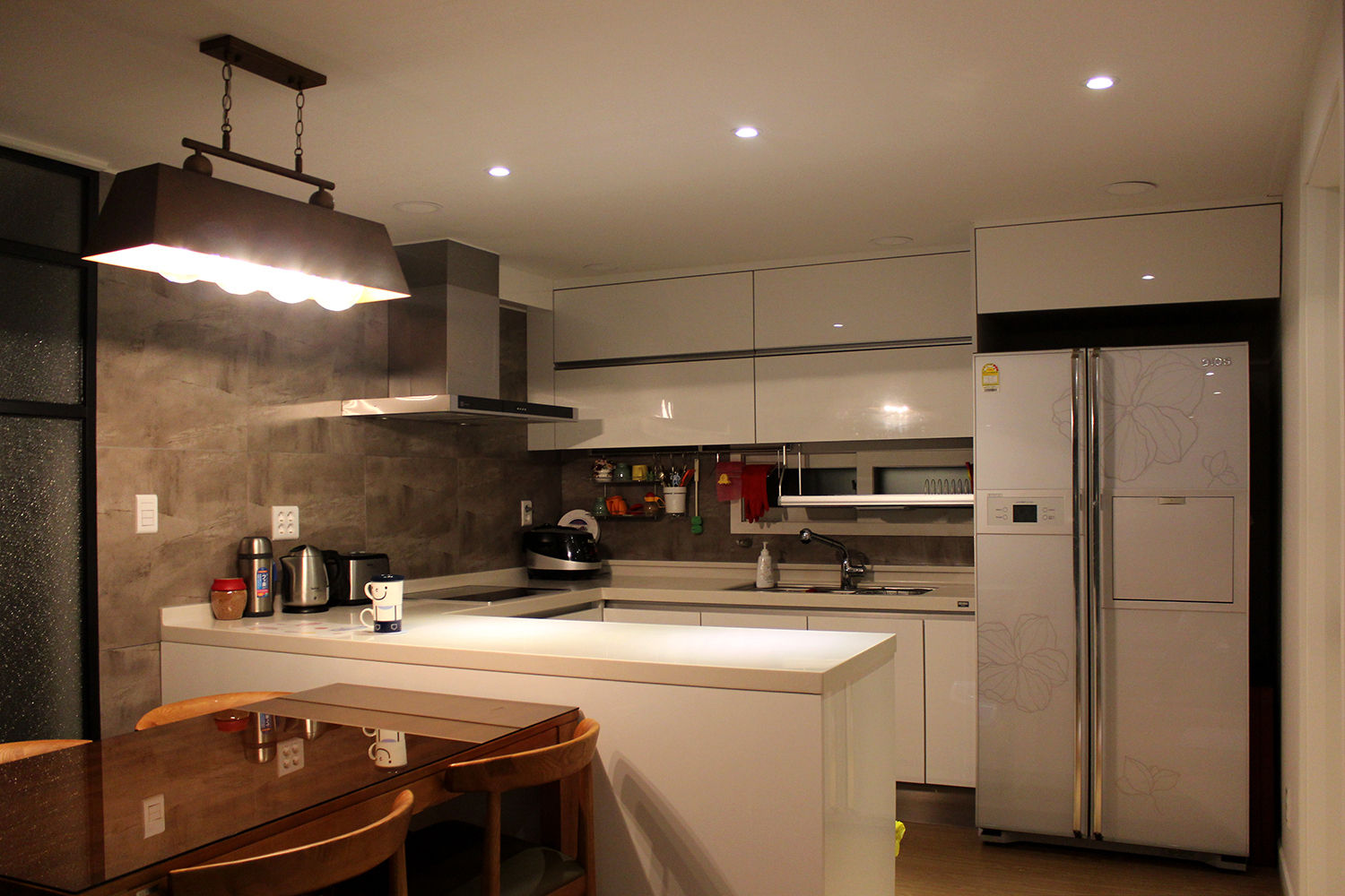 homify Modern kitchen