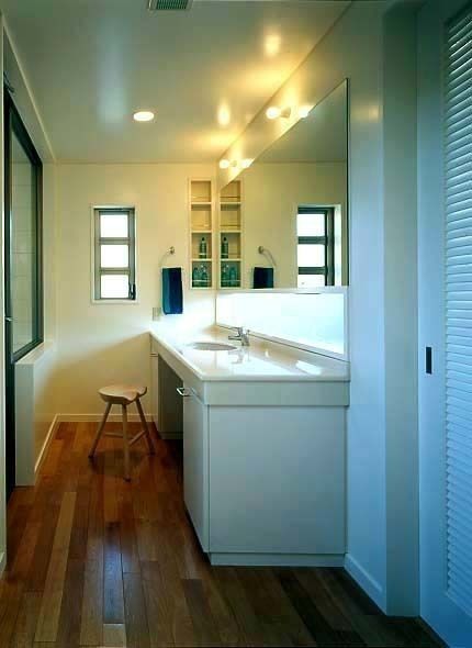 富田林の家, tubouti tubouti Banheiros modernos