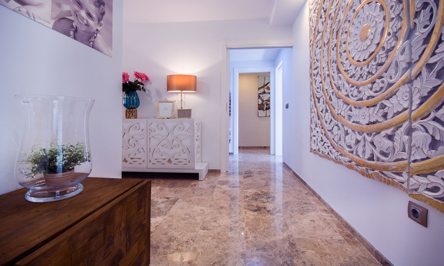Reforma "LLave en mano" en Córdoba, Apersonal Apersonal Mediterranean style corridor, hallway and stairs