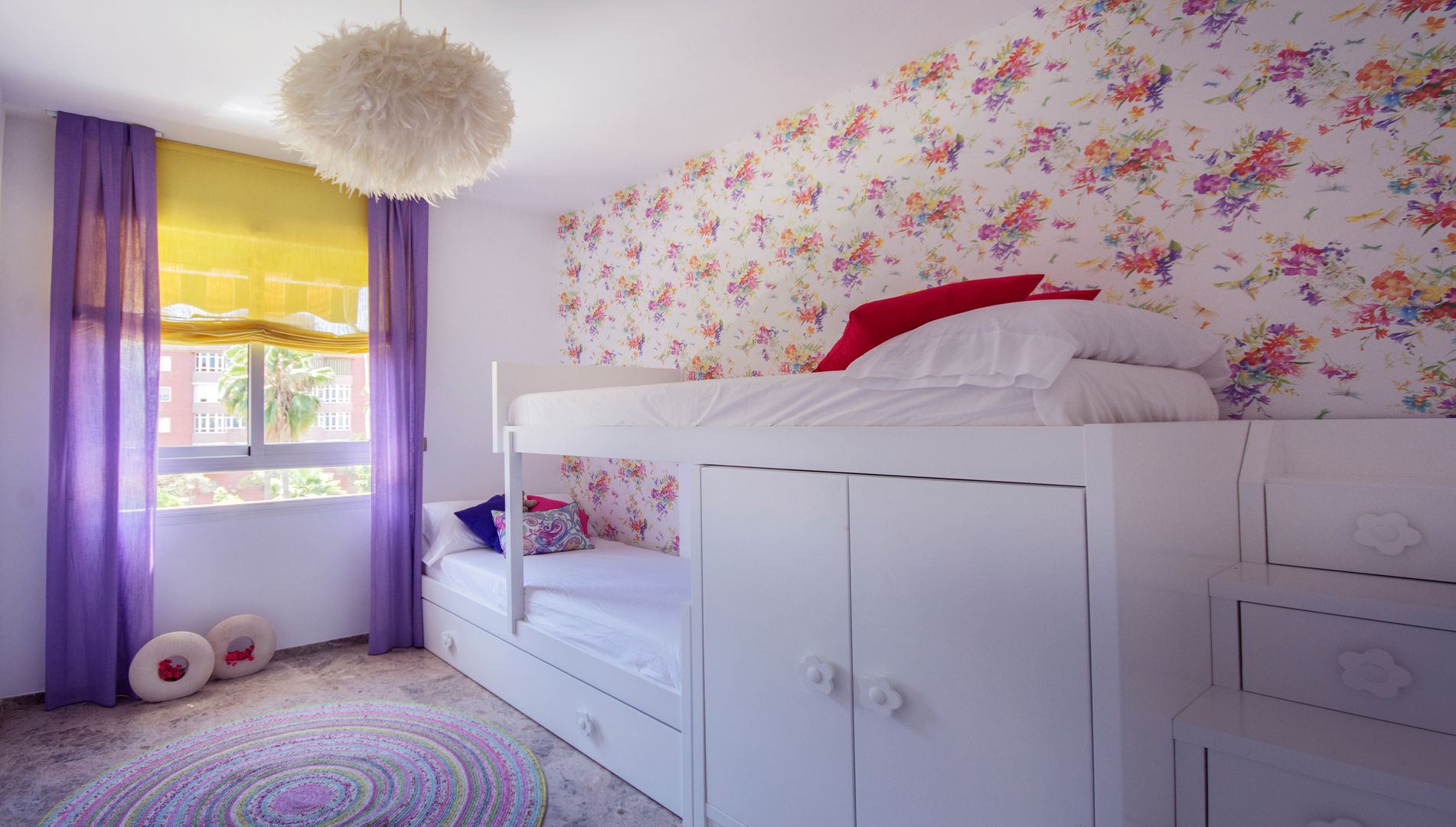 Dormitorio bien aprovechado Apersonal Dormitorios infantiles de estilo mediterráneo