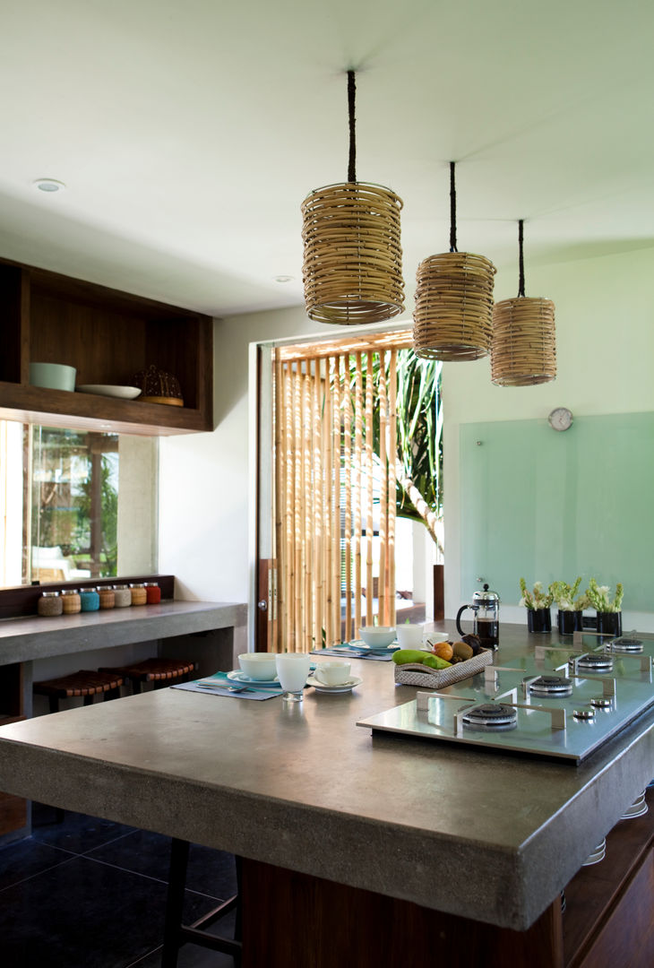 Kitchen homify Cozinhas tropicais