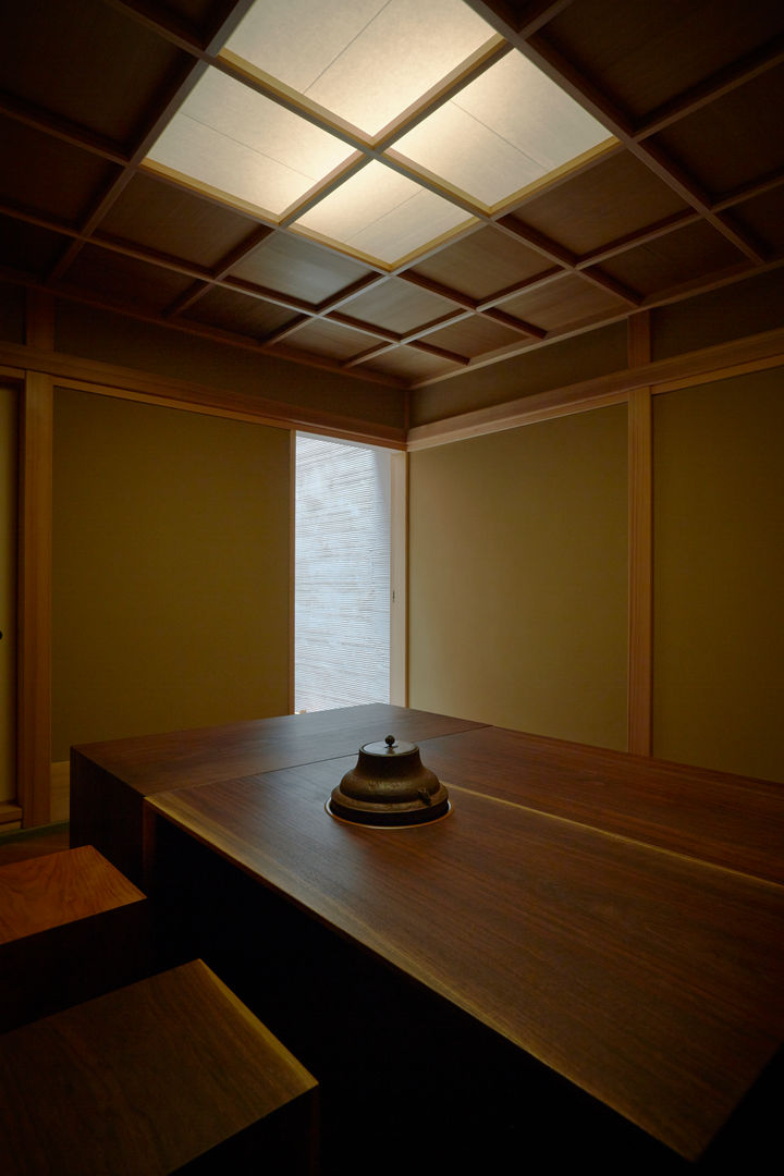 茶室を兼ね備えた東京の一軒家, 株式会社吉川の鯰 株式会社吉川の鯰 Classic style media room