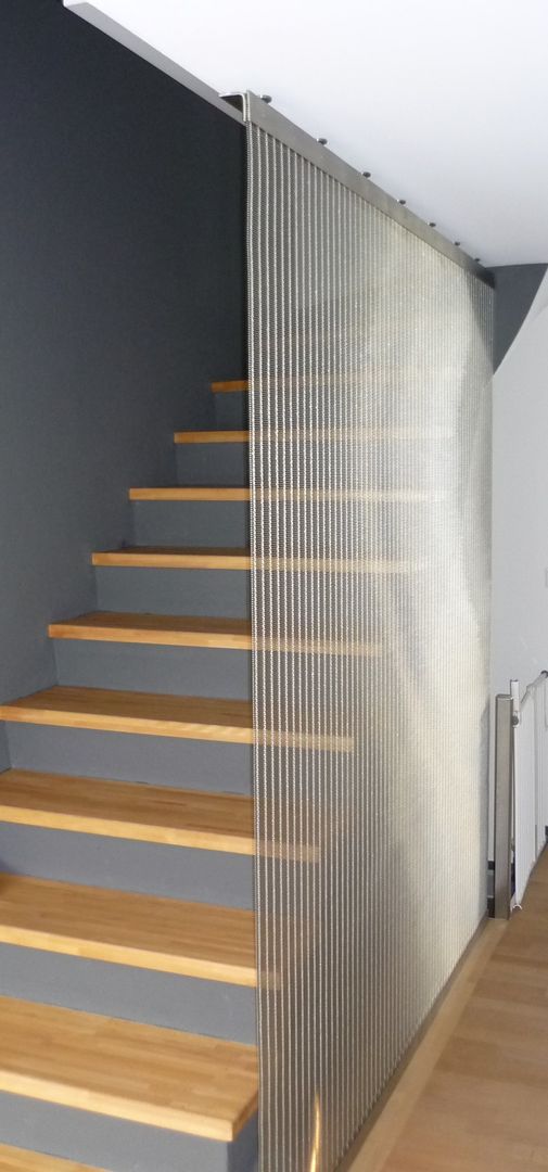 Sanierung Wohnhaus in Kirchberg , AESCHLIMANN ARCHITEKTEN AESCHLIMANN ARCHITEKTEN Modern corridor, hallway & stairs