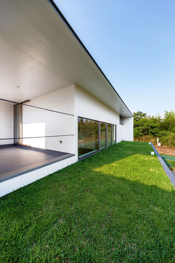 haus-turf, 一級建築士事務所haus 一級建築士事務所haus Scandinavian style balcony, porch & terrace