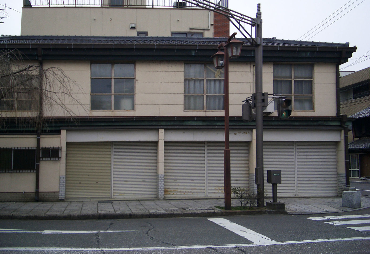 細脚のモガ ―house in HOUSE―, 一級建築士事務所 ヒモトタクアトリエ 一級建築士事務所 ヒモトタクアトリエ