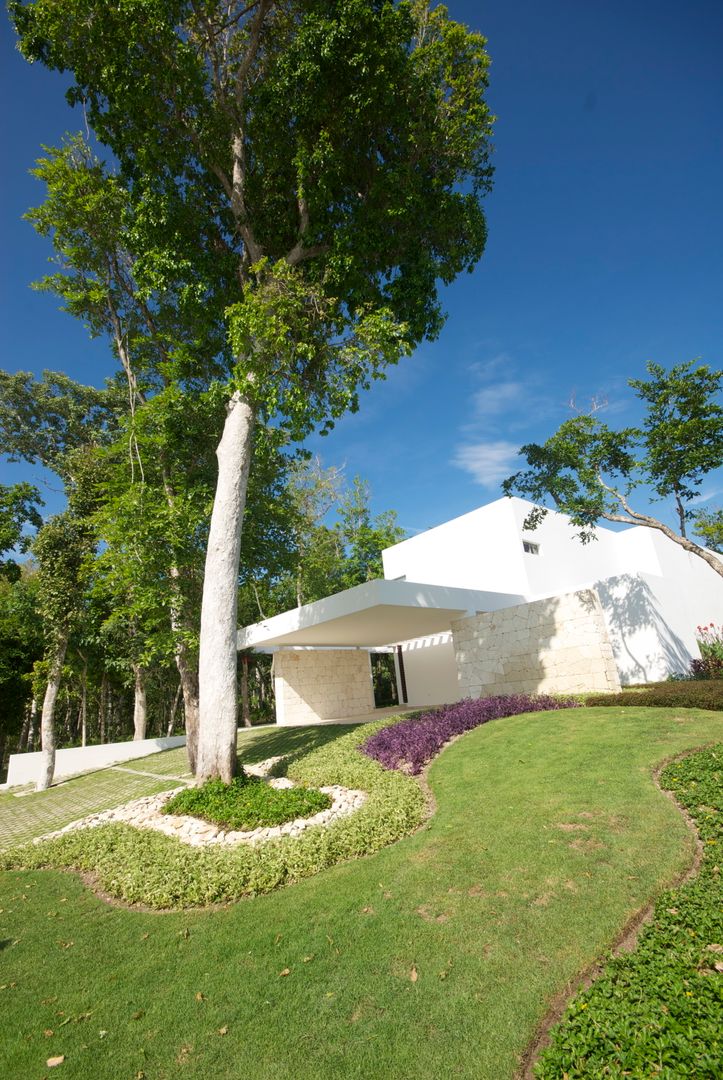 Casa entre Arboles, Enrique Cabrera Arquitecto Enrique Cabrera Arquitecto Modern Houses