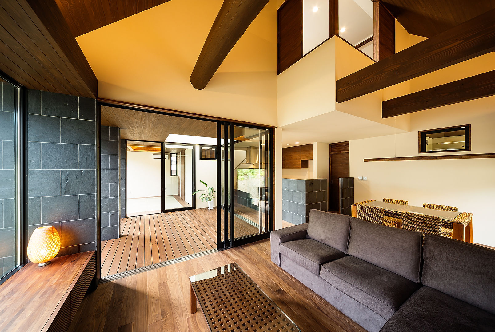 haus-ubud, 一級建築士事務所haus 一級建築士事務所haus Asian style living room