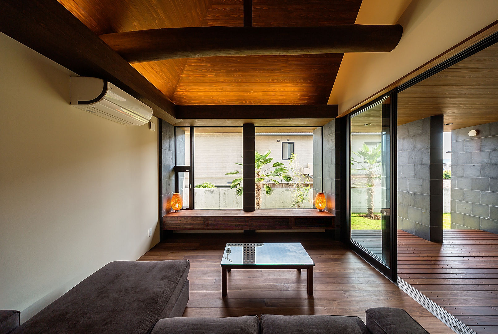 haus-ubud, 一級建築士事務所haus 一級建築士事務所haus Livings de estilo asiático