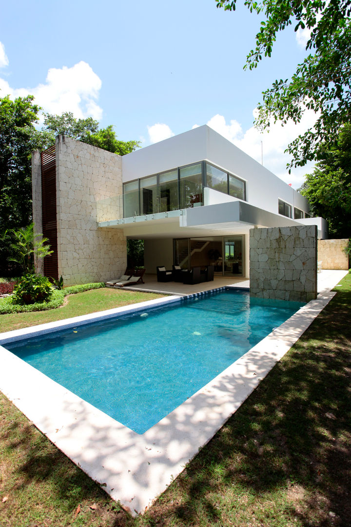 Casa entre Arboles, Enrique Cabrera Arquitecto Enrique Cabrera Arquitecto Kolam Renang Modern