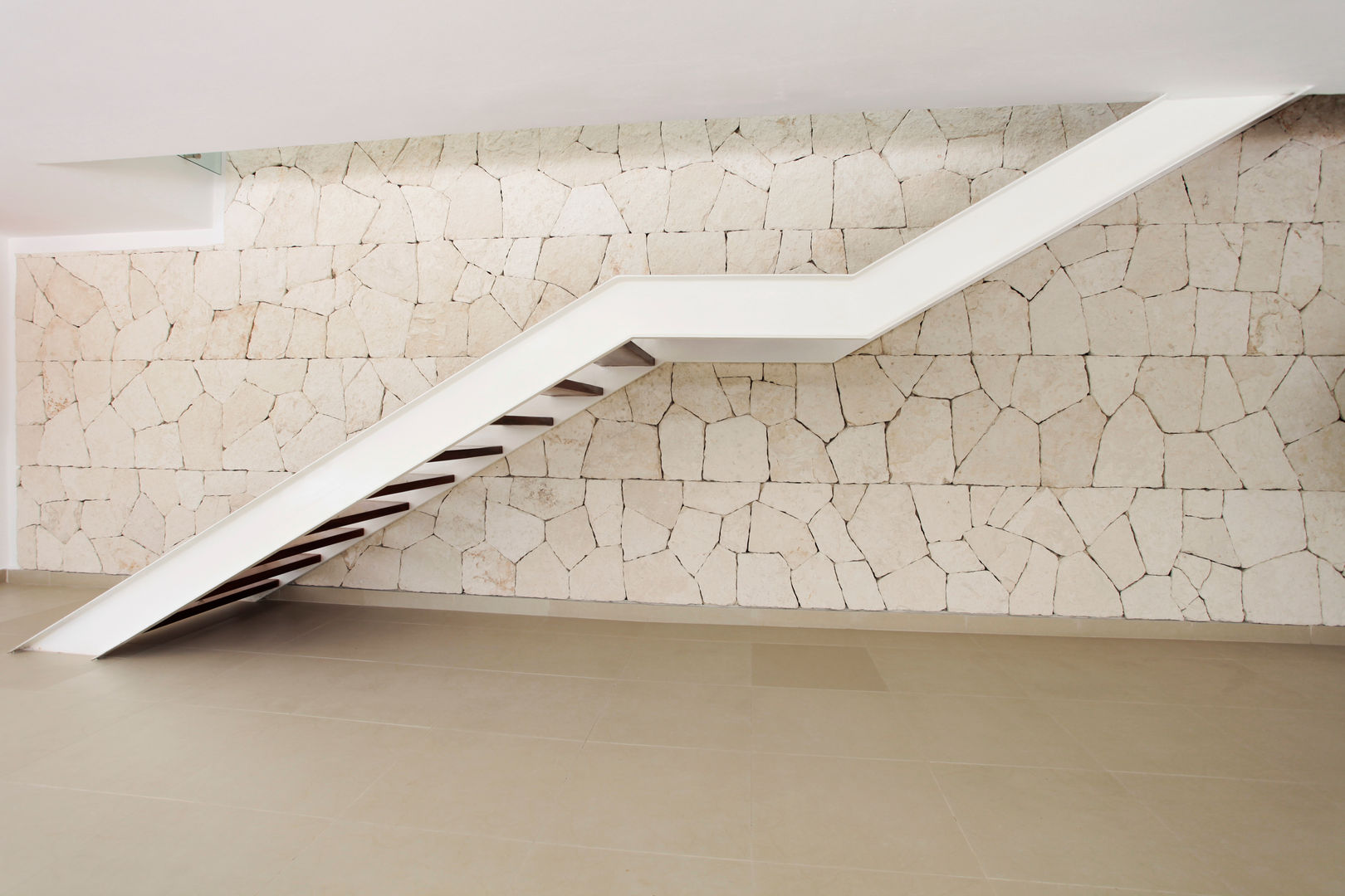 Casa entre Arboles, Enrique Cabrera Arquitecto Enrique Cabrera Arquitecto Modern Corridor, Hallway and Staircase