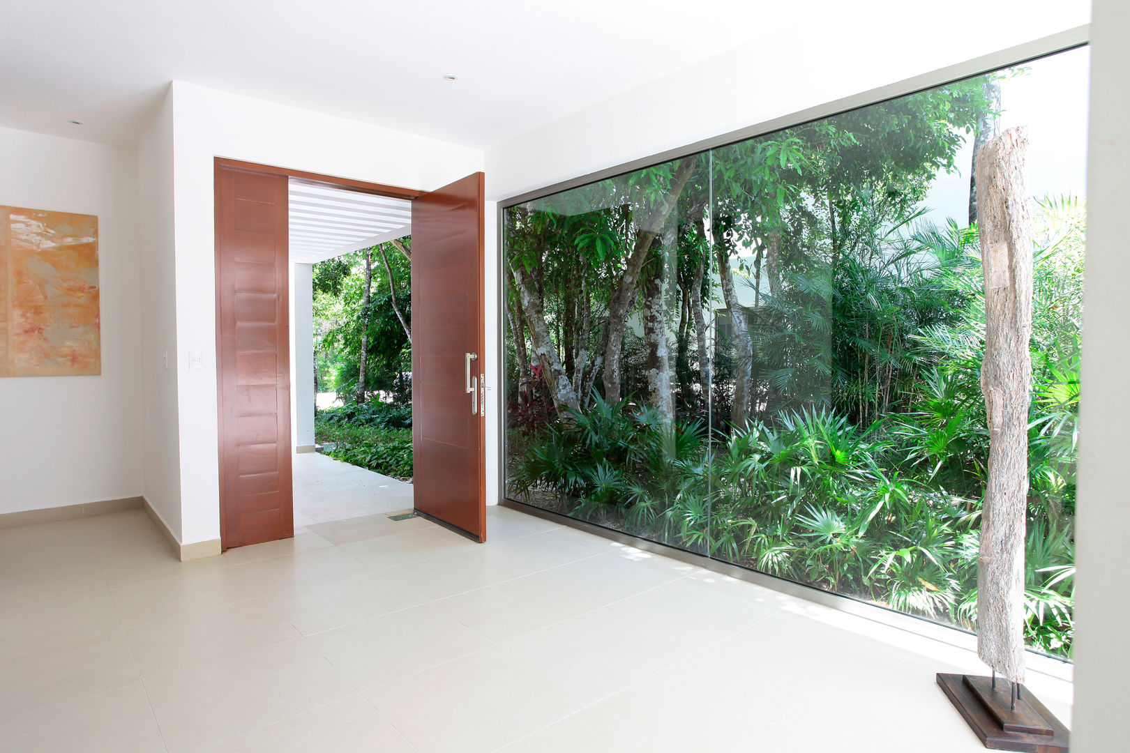 Casa entre Arboles, Enrique Cabrera Arquitecto Enrique Cabrera Arquitecto Modern corridor, hallway & stairs