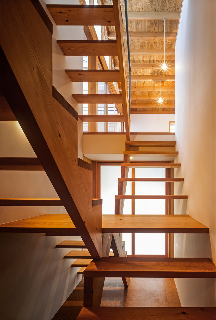 ムギカライエ, 緒方幸樹建築設計事務所 緒方幸樹建築設計事務所 Eclectic style corridor, hallway & stairs