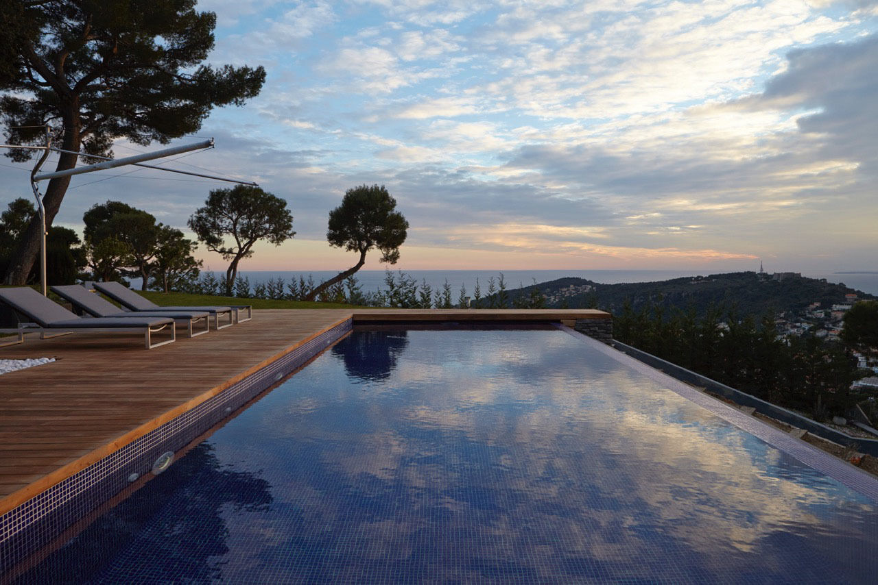 Villa La Magnaneraie Studio Matteoni Piscina moderna