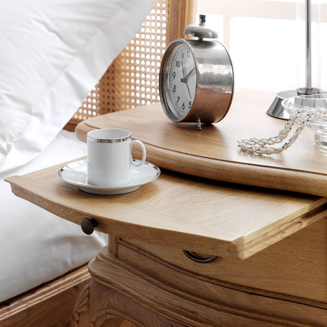 Furniture, CROWN FRENCH FURNITURE CROWN FRENCH FURNITURE Phòng ngủ phong cách hiện đại Bedside tables