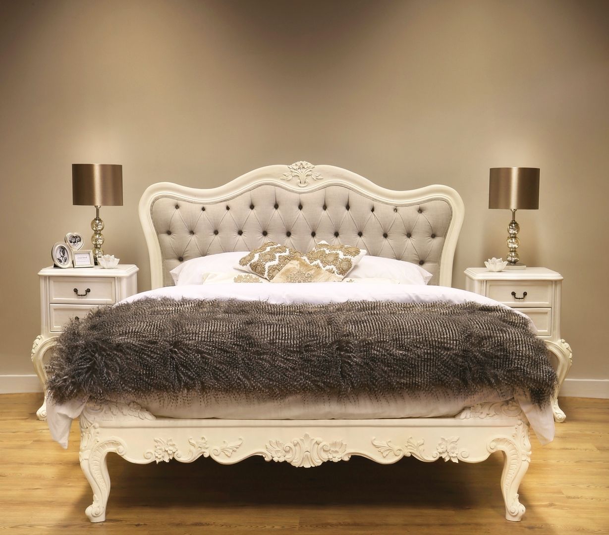 Furniture, CROWN FRENCH FURNITURE CROWN FRENCH FURNITURE Kamar Tidur Klasik