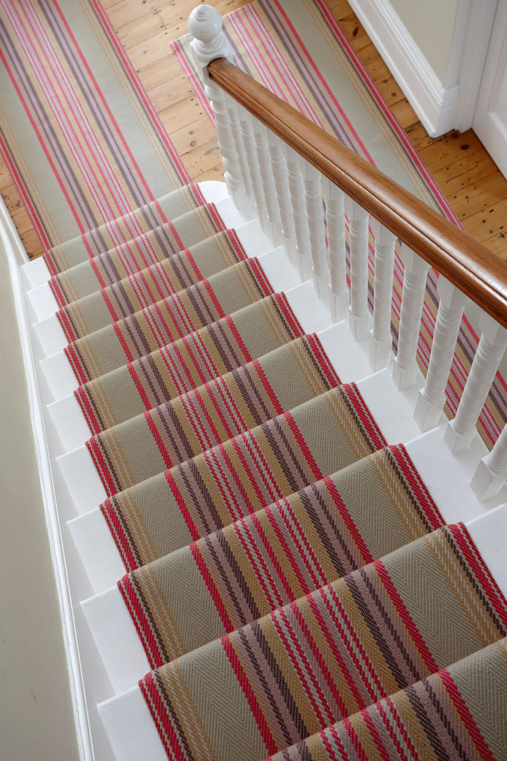 Roger Oates Chatham Mallow stair runner Roger Oates Design Hành lang, sảnh & cầu thang phong cách hiện đại