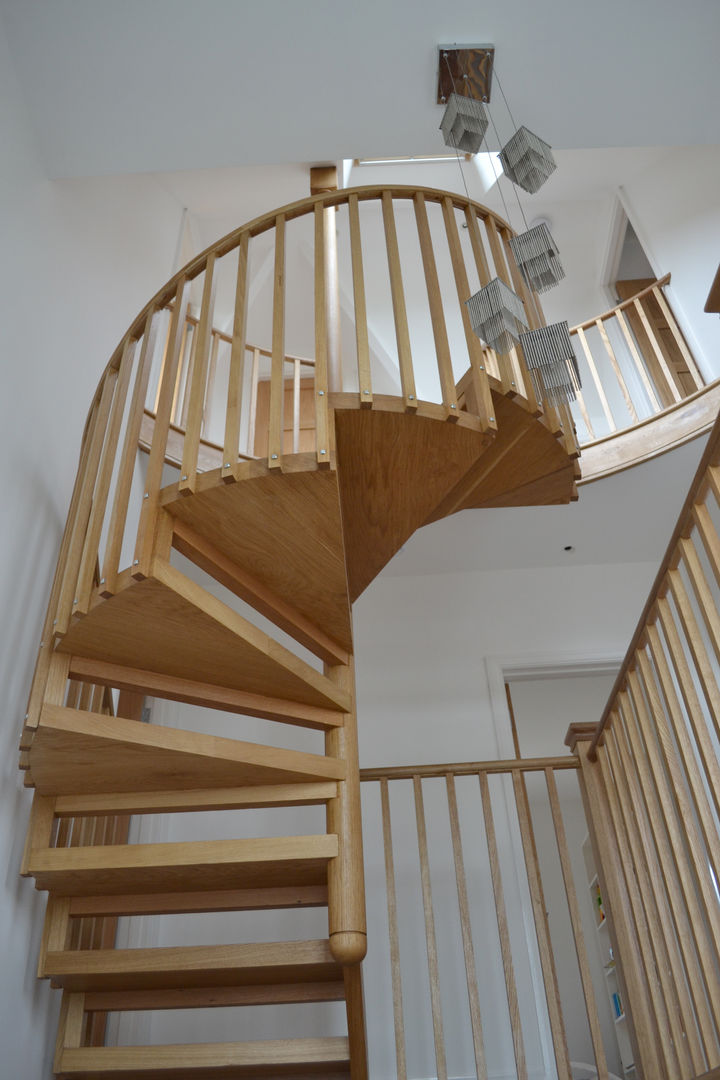Suspended oak stair homify Modern corridor, hallway & stairs