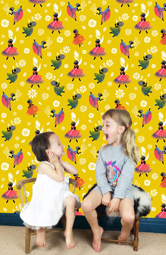 Flower Girls - Wallpaper - Yellow Sas and Yosh Paredes e pisos modernos Papel de parede