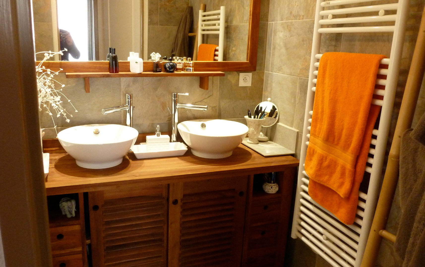 AGENCEMENT D'UN APPARTEMENT, AGENCE JP BARET AGENCE JP BARET Classic style bathroom