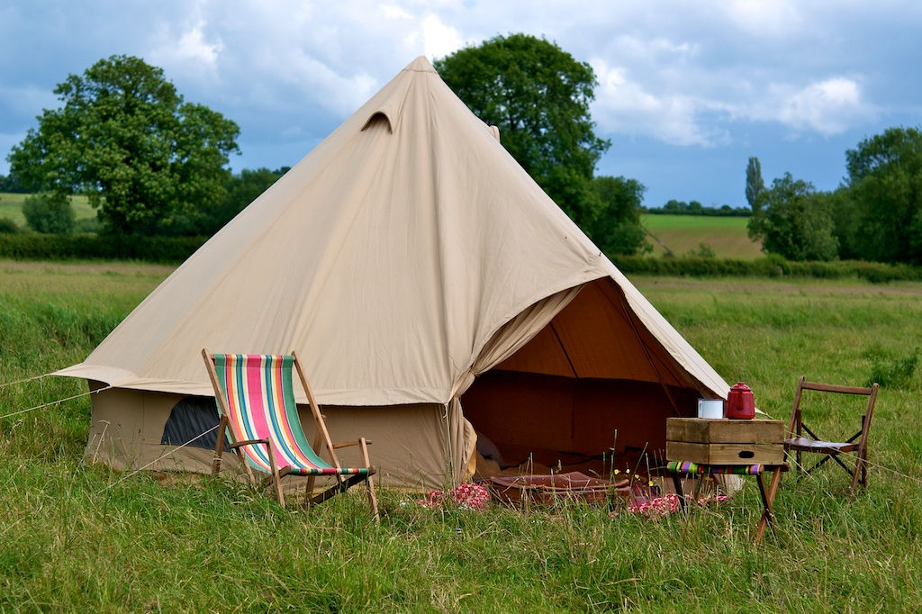 Bell Tent homify Rustic style gardens