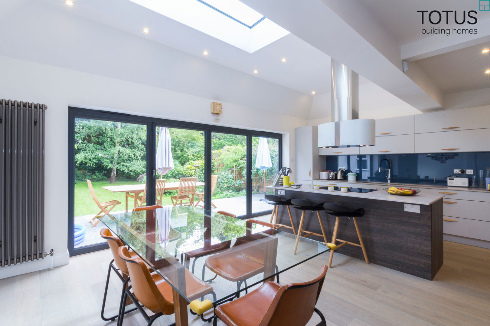 New life for a 1920s home - extension and full renovation, Thames Ditton, Surrey, TOTUS TOTUS Dapur Modern