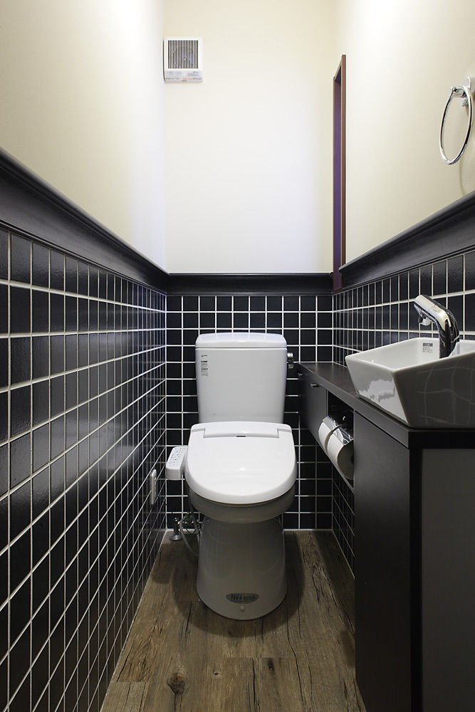 古民家な家, 有限会社タクト設計事務所 有限会社タクト設計事務所 Asian style bathroom