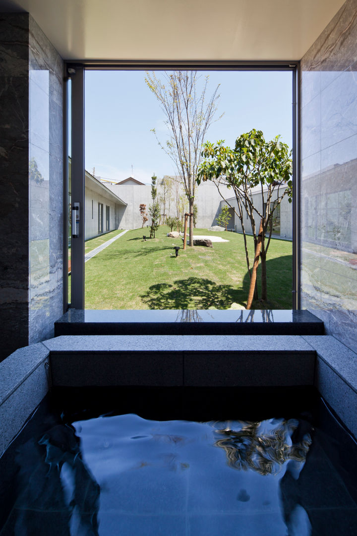 バスルーム 依田英和建築設計舎 モダンスタイルの お風呂