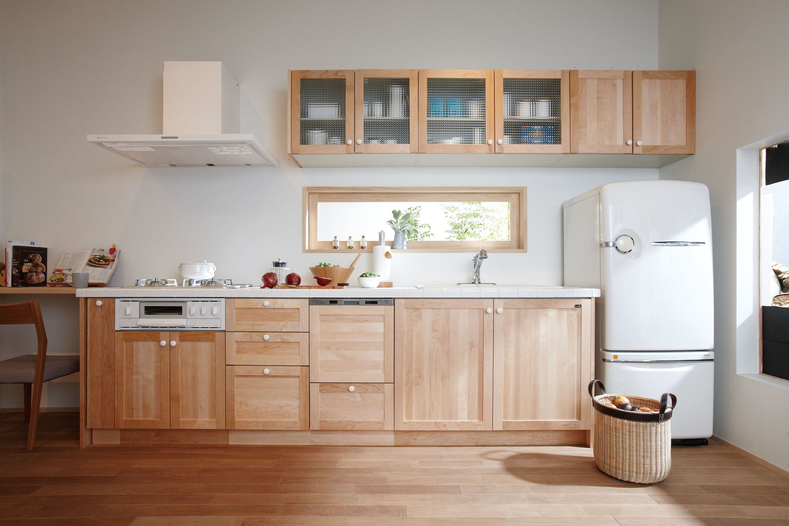 無垢の木のキッチン「su:iji（スイージー）」 メープル, 株式会社ウッドワン 株式会社ウッドワン Kitchen Cabinets & shelves
