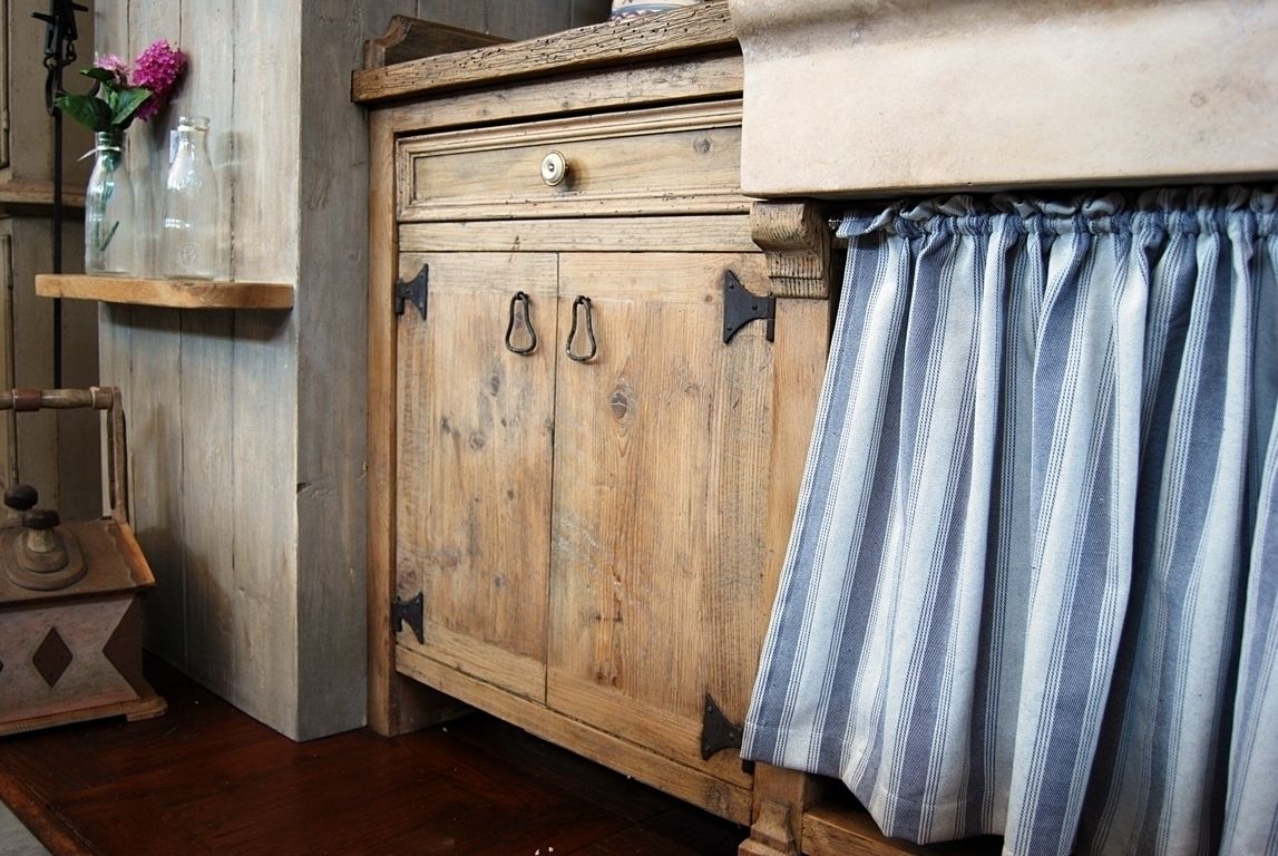 Cucina Aurora, Porte del Passato Porte del Passato Dapur Gaya Rustic Storage