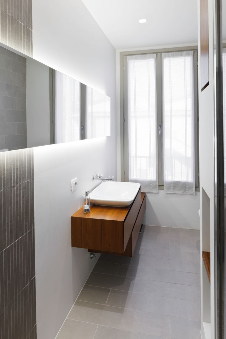 Appartamento a Bollate, bdastudio bdastudio Minimalist style bathroom