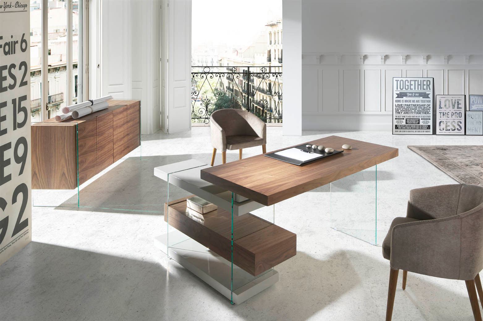 homify Modern study/office Desks