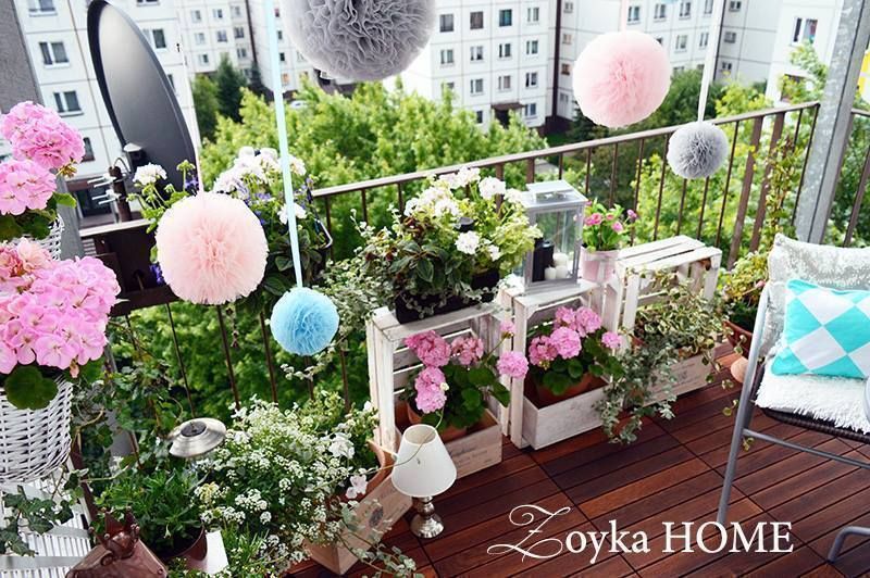 POMPONY TIULOWE, DEKORACJA WNĘTRZ , CHIC POM CHIC POM Classic style balcony, veranda & terrace Accessories & decoration