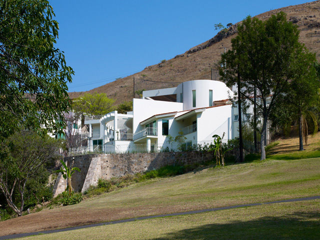 RESIDENCIA LOPEZ, Excelencia en Diseño Excelencia en Diseño Modern Houses