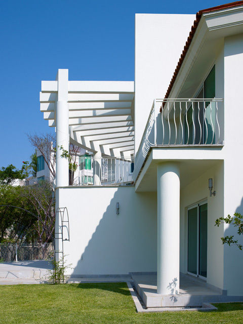 RESIDENCIA LOPEZ, Excelencia en Diseño Excelencia en Diseño Varandas, alpendres e terraços modernos