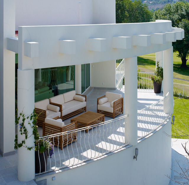 RESIDENCIA LOPEZ, Excelencia en Diseño Excelencia en Diseño Balcone, Veranda & Terrazza in stile moderno
