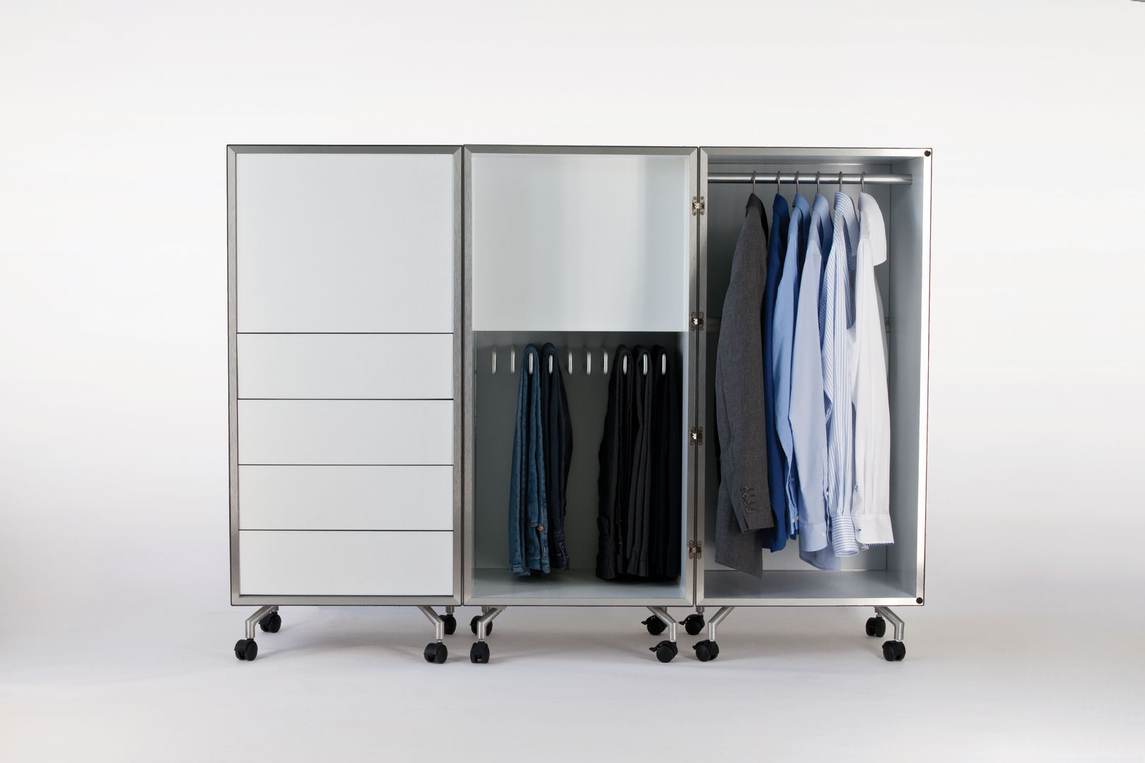 Aluneed, Studio Moritz von Helldorff Studio Moritz von Helldorff Minimalist bedroom Wardrobes & closets